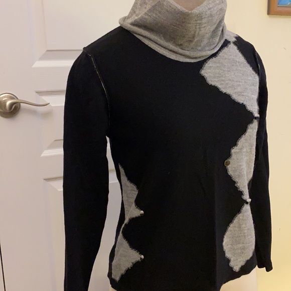 Black and grey argyle turtleneck- size S - Picture 6 of 8